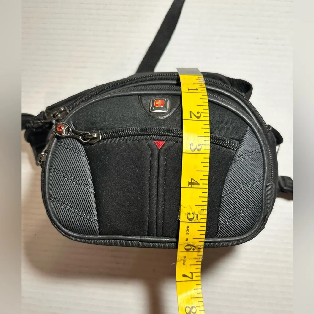 Wenger Swiss Gear The Sherpa LG Cam CSE Neopro‎ Medium Padded Camera Bag Black
